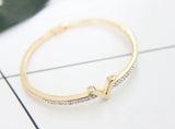 Exquisite Letter V Word Lady Inlaid Zircon Crystal Gold Color Bangle Bracelet Trendy Fashion Luxury Jewelry